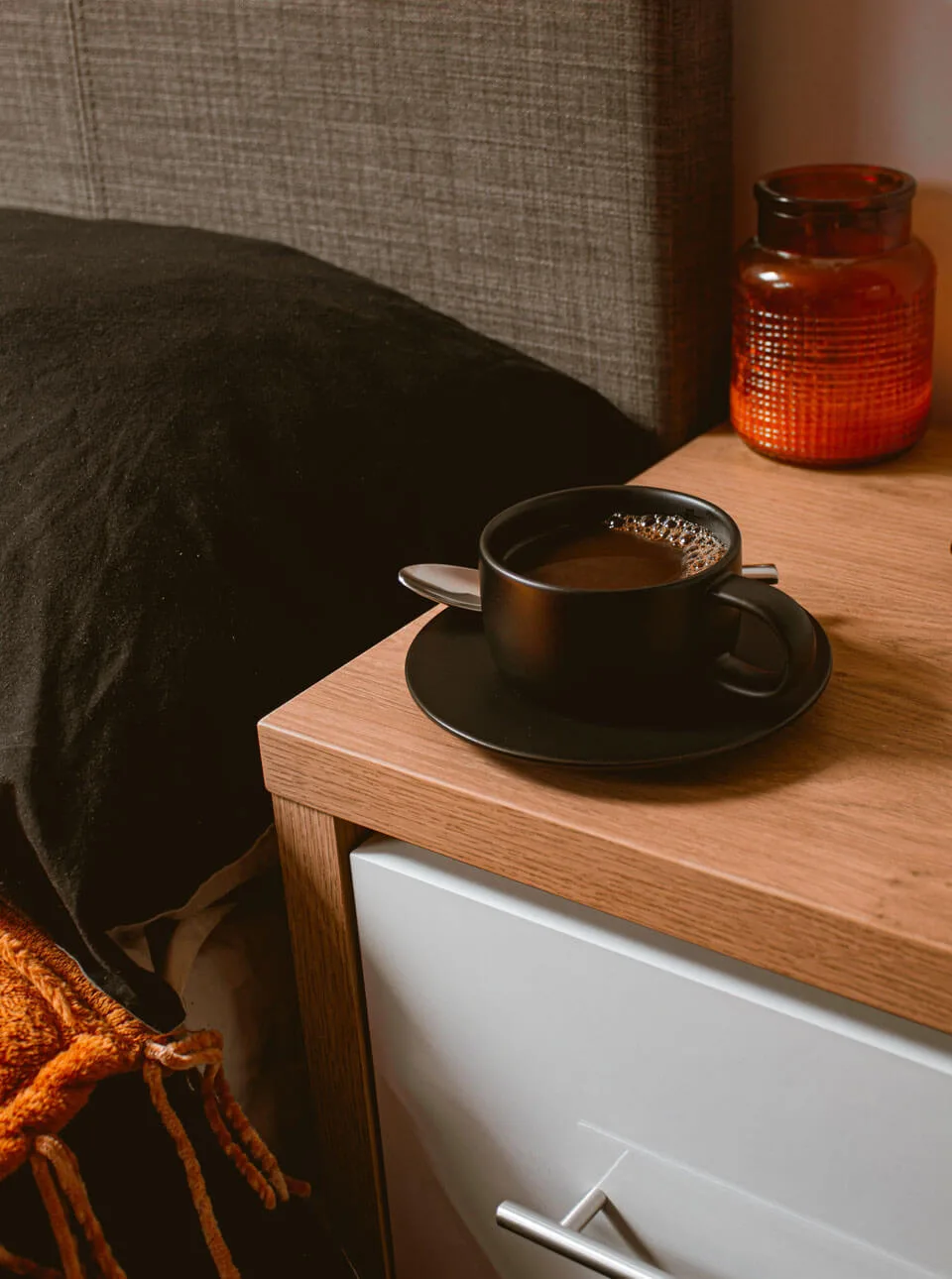 Contemporary Bedside Table - Imagen 3